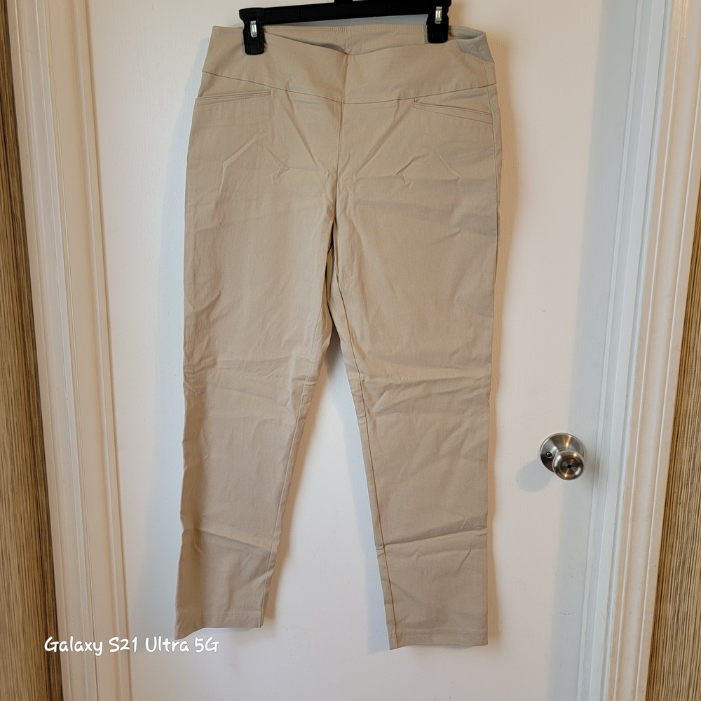 Attyre Women's Straight Leg Pants - Tan